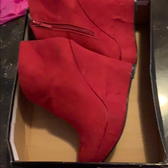 Red booties - Picture 3 of 4